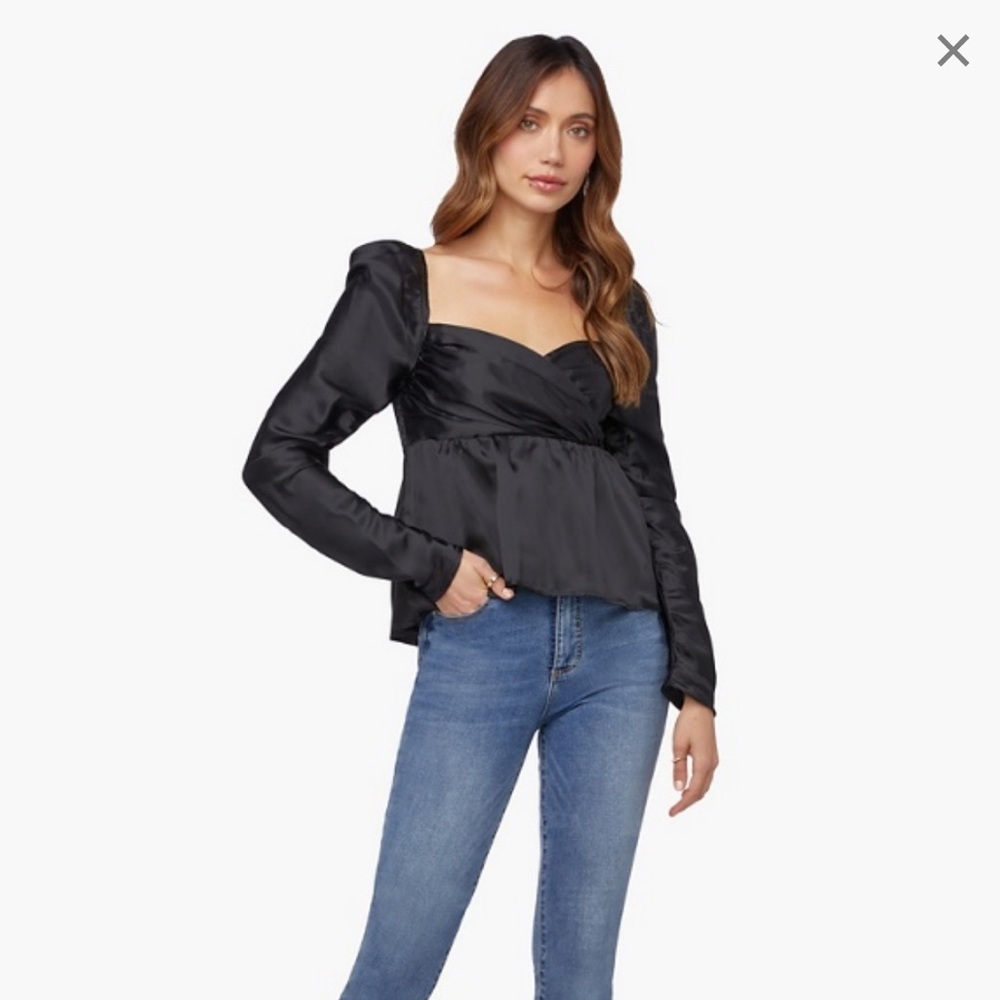 BNWT Justfab Empire Ruched Top - Picture 2 of 3